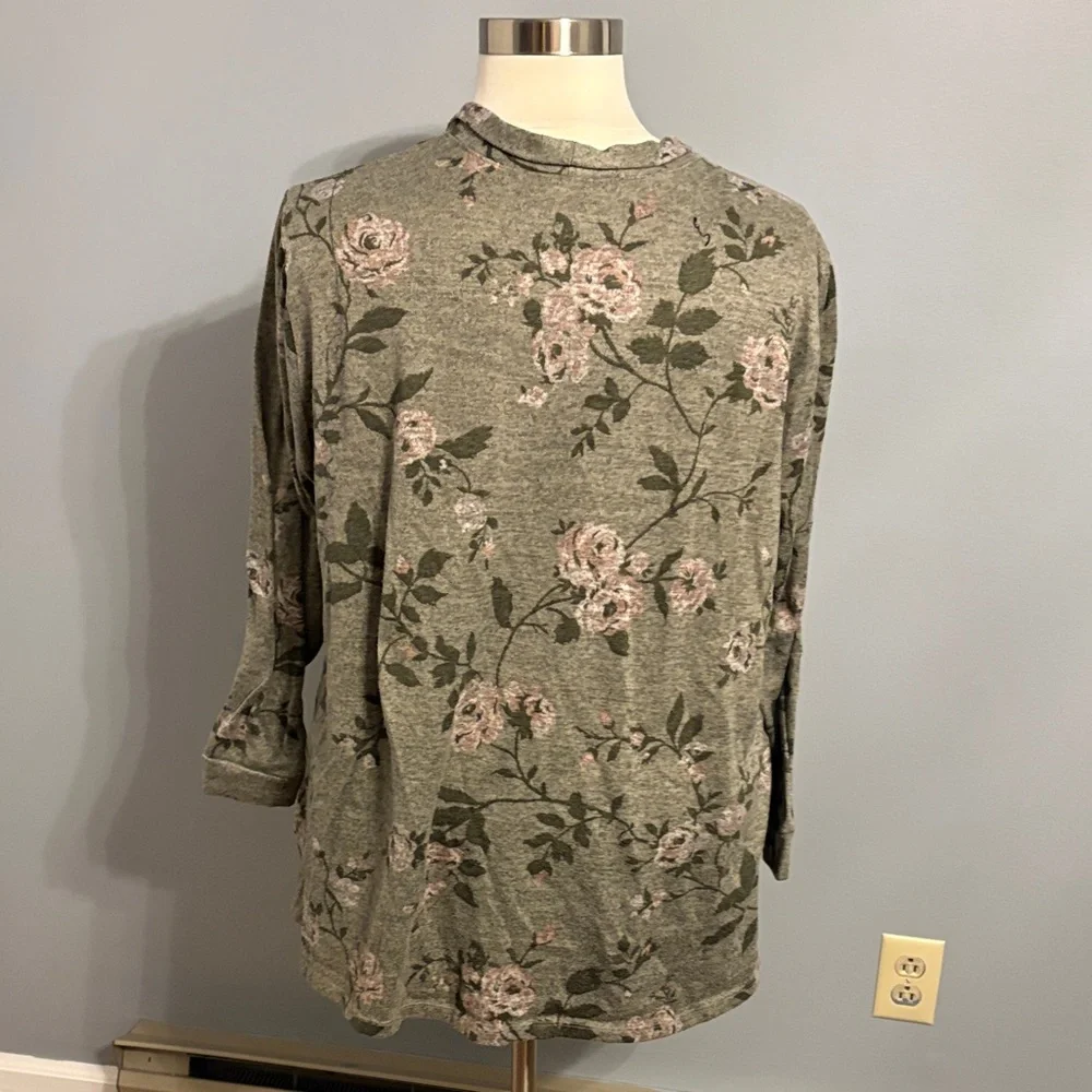 Lane Bryant Olive Green Floral Open-Front Cardigan with Pink Accents - Picture 4 of 4